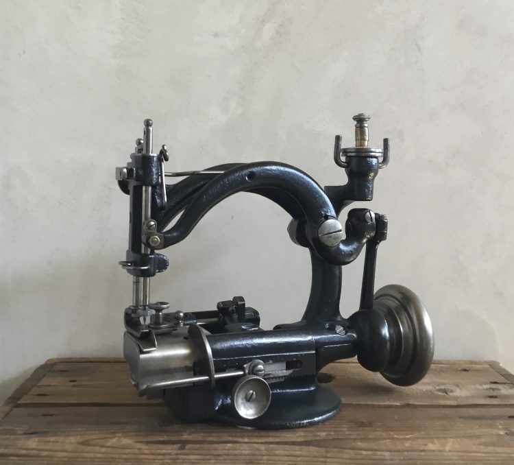 Industriële naaimachine Willcox en Gibbs