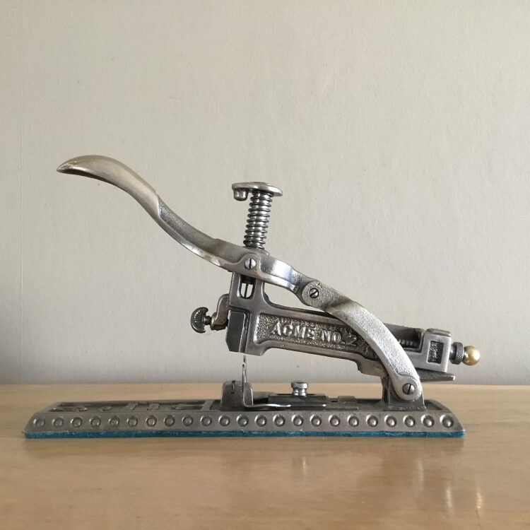 Nietmachine Acme no. 2